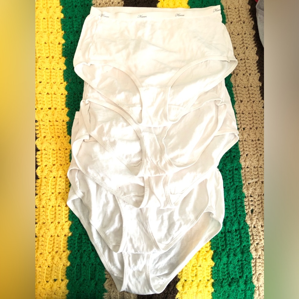 lot of 5 white Hanes cotton women Medium